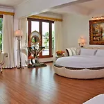 White Pearl Suites